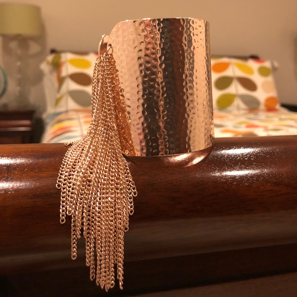 ⚡️FLASH SALE⚡️ Rose Gold Fringed Cuff hammered